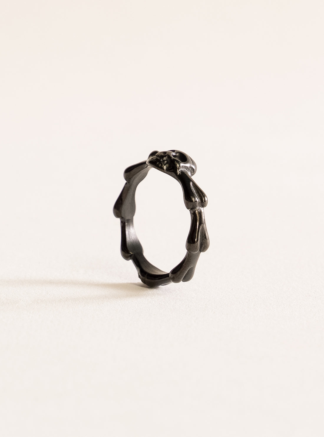 Skull and Bones Ring, Negro