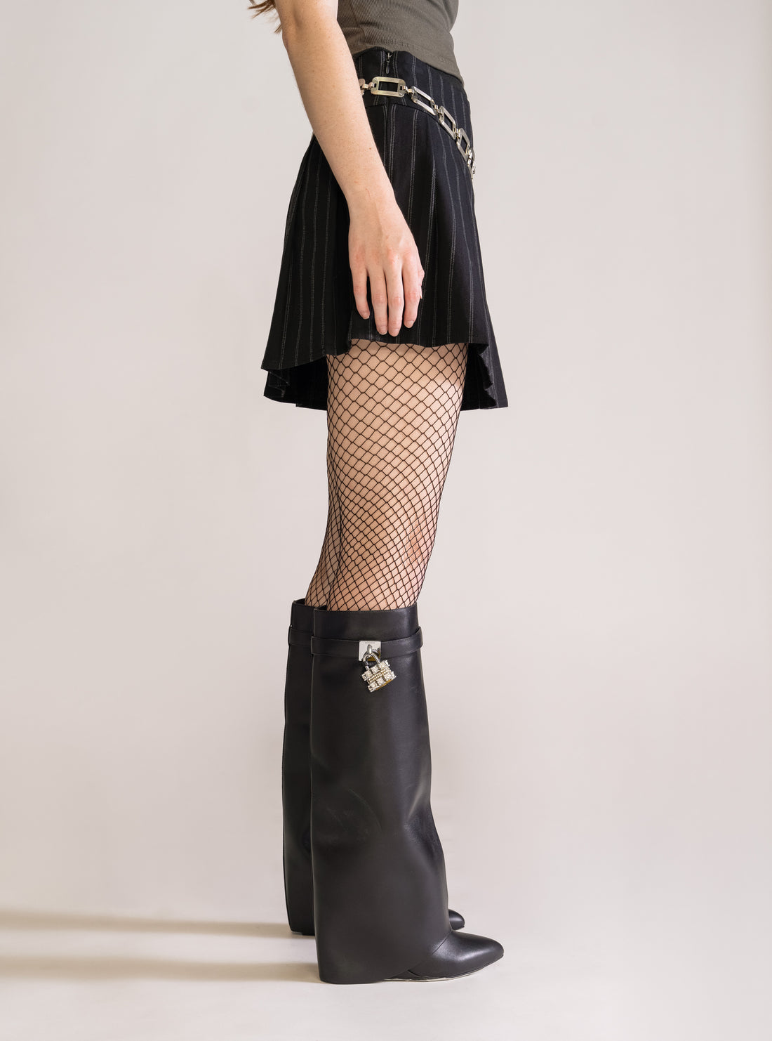 Yes, and? Falda, Negro