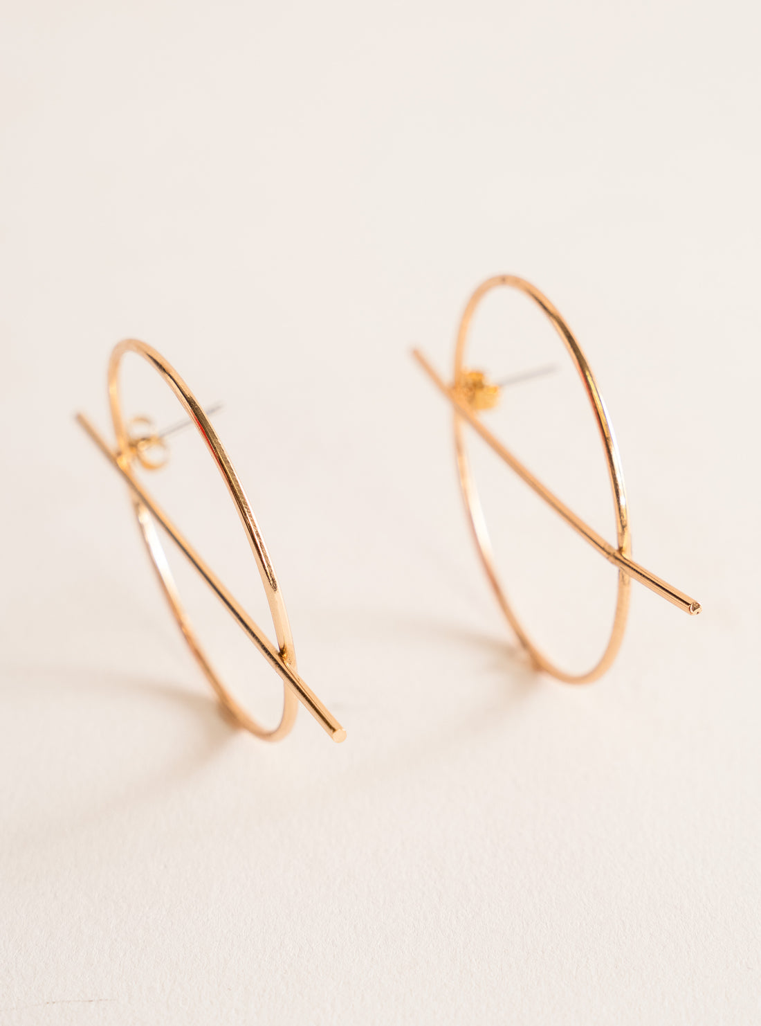 Jane Acrylic Earrings, Dorado