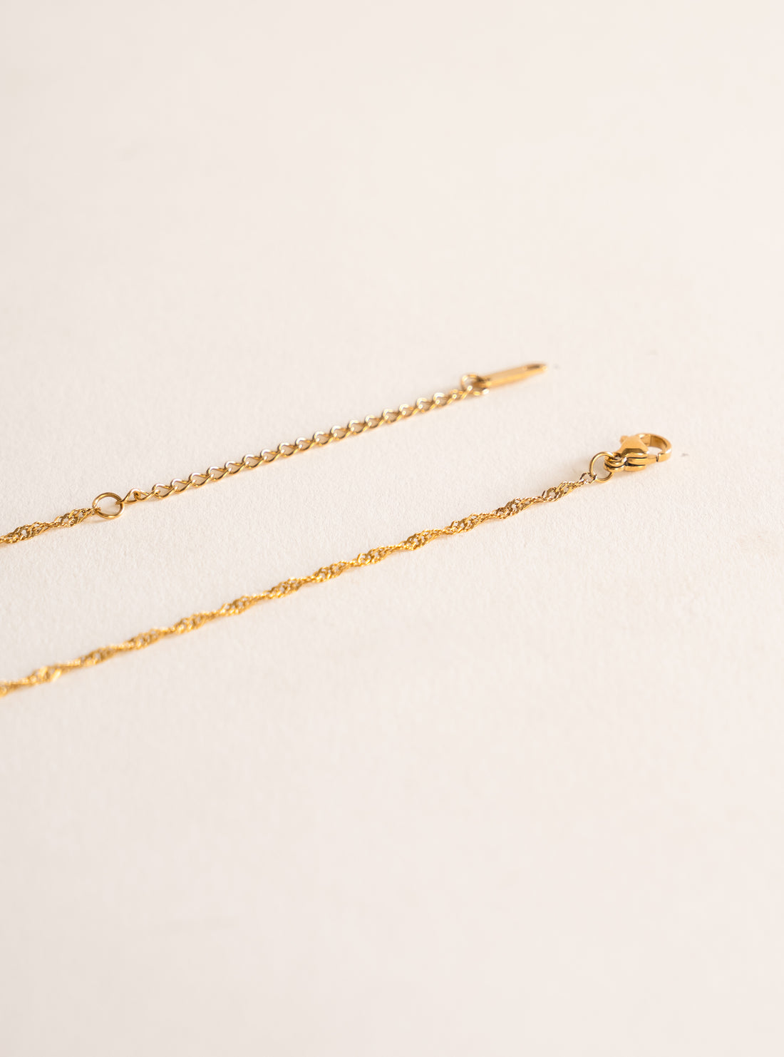 Hermine Earrings, Dorado