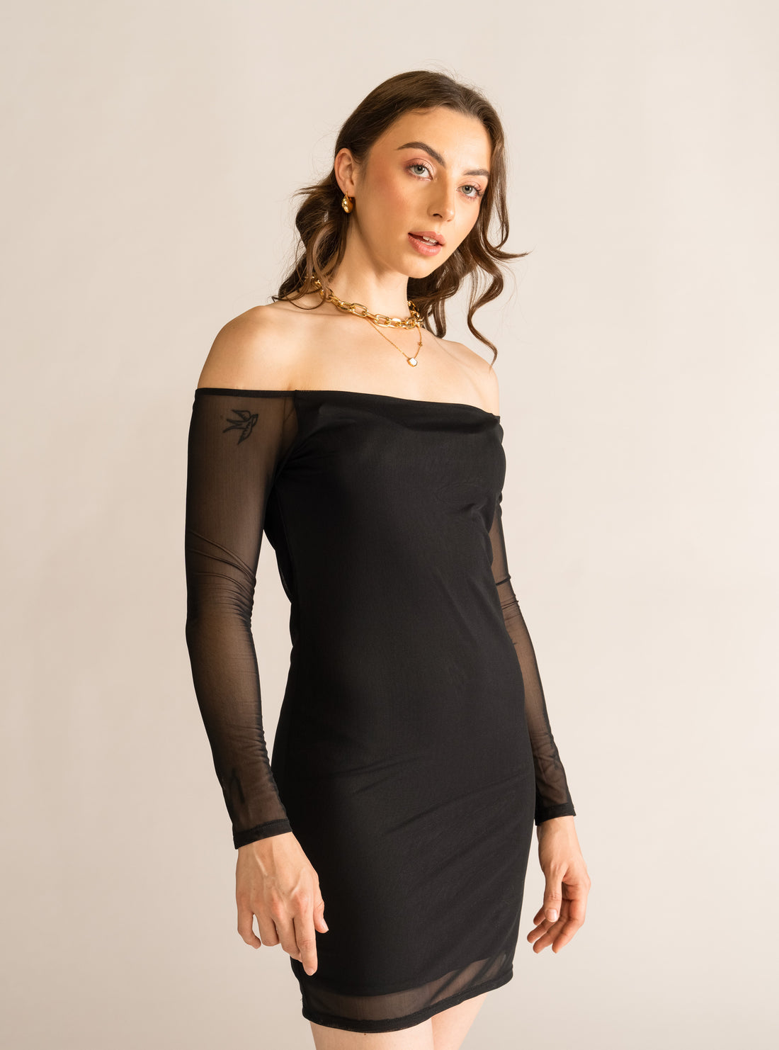 Lady In Black Dress, Negro