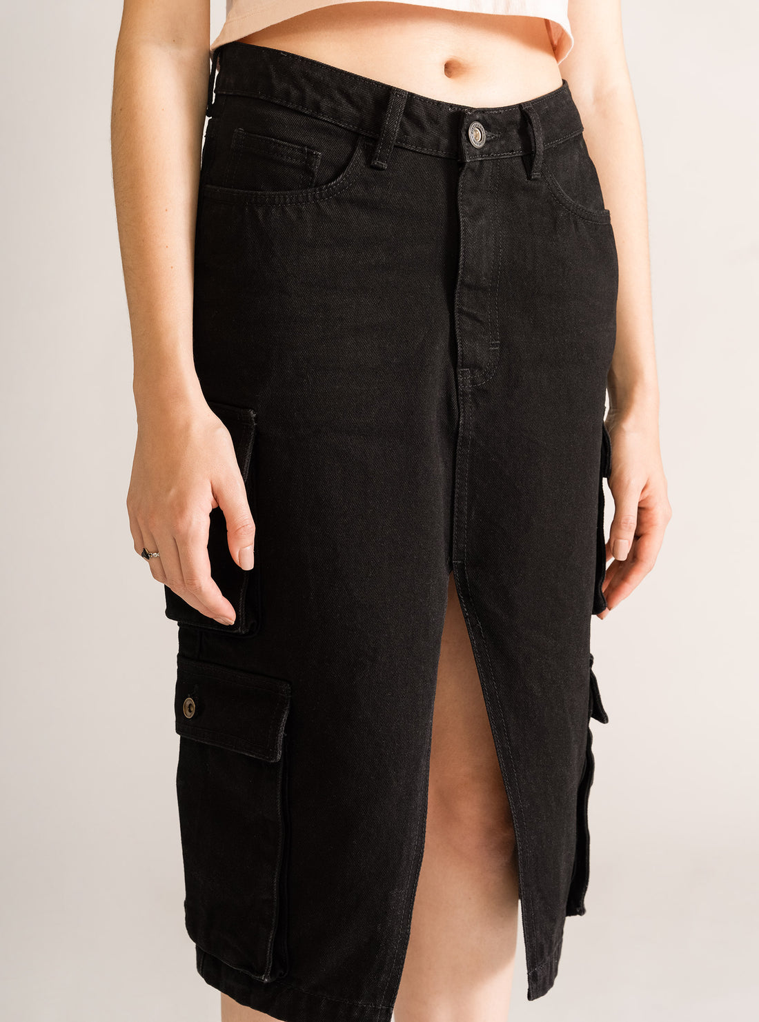 Say My Name Cargo Skirt, Negro