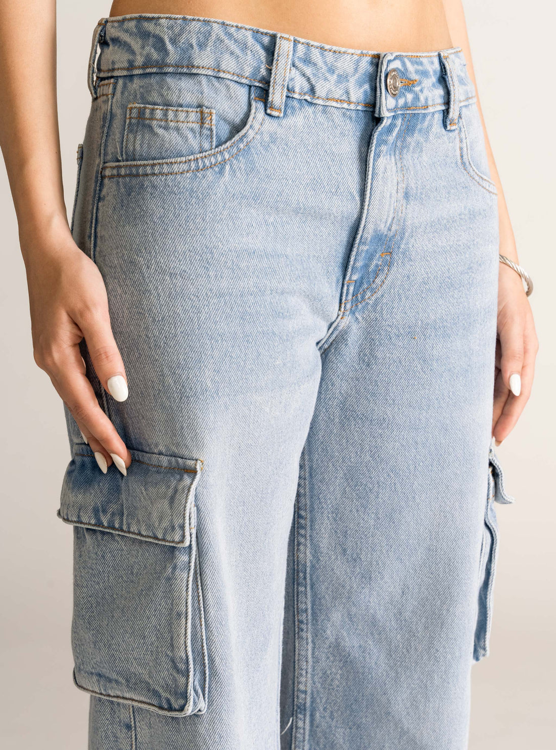 Hands On Me Cargo Jeans, Celeste