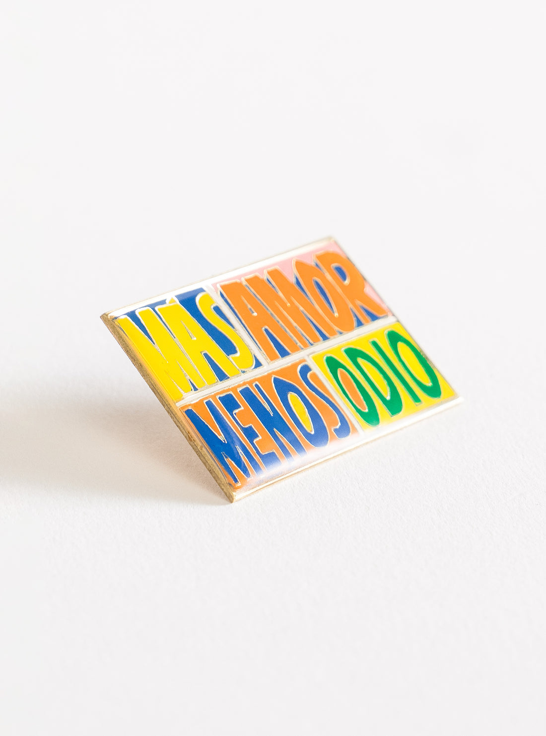 Wear It Proudly Pins, Rosado