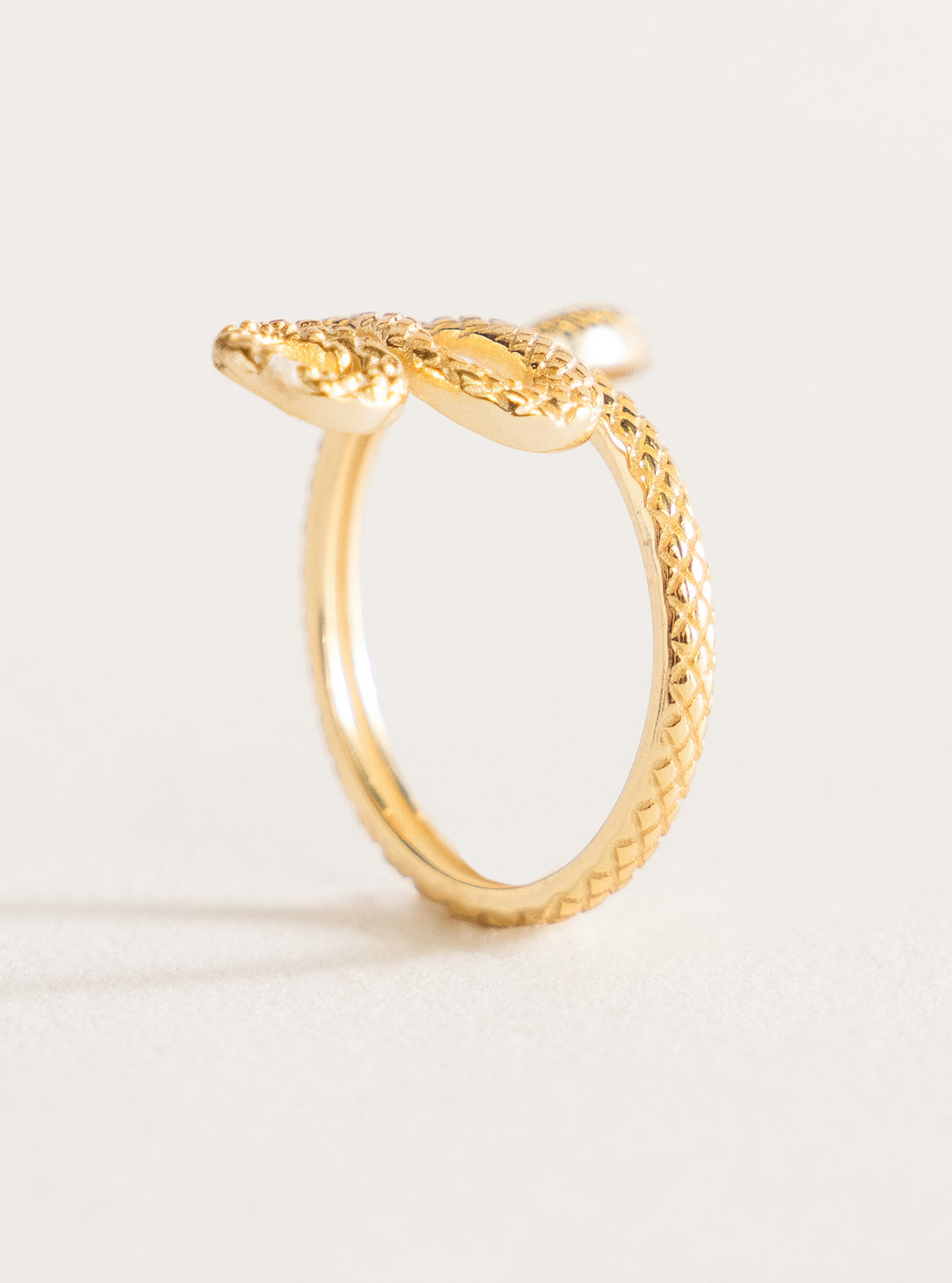 Serpent Ring, Dorado