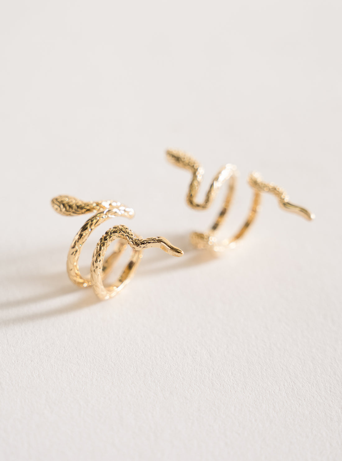 Snake Ear Cuff Earrings, Dorado