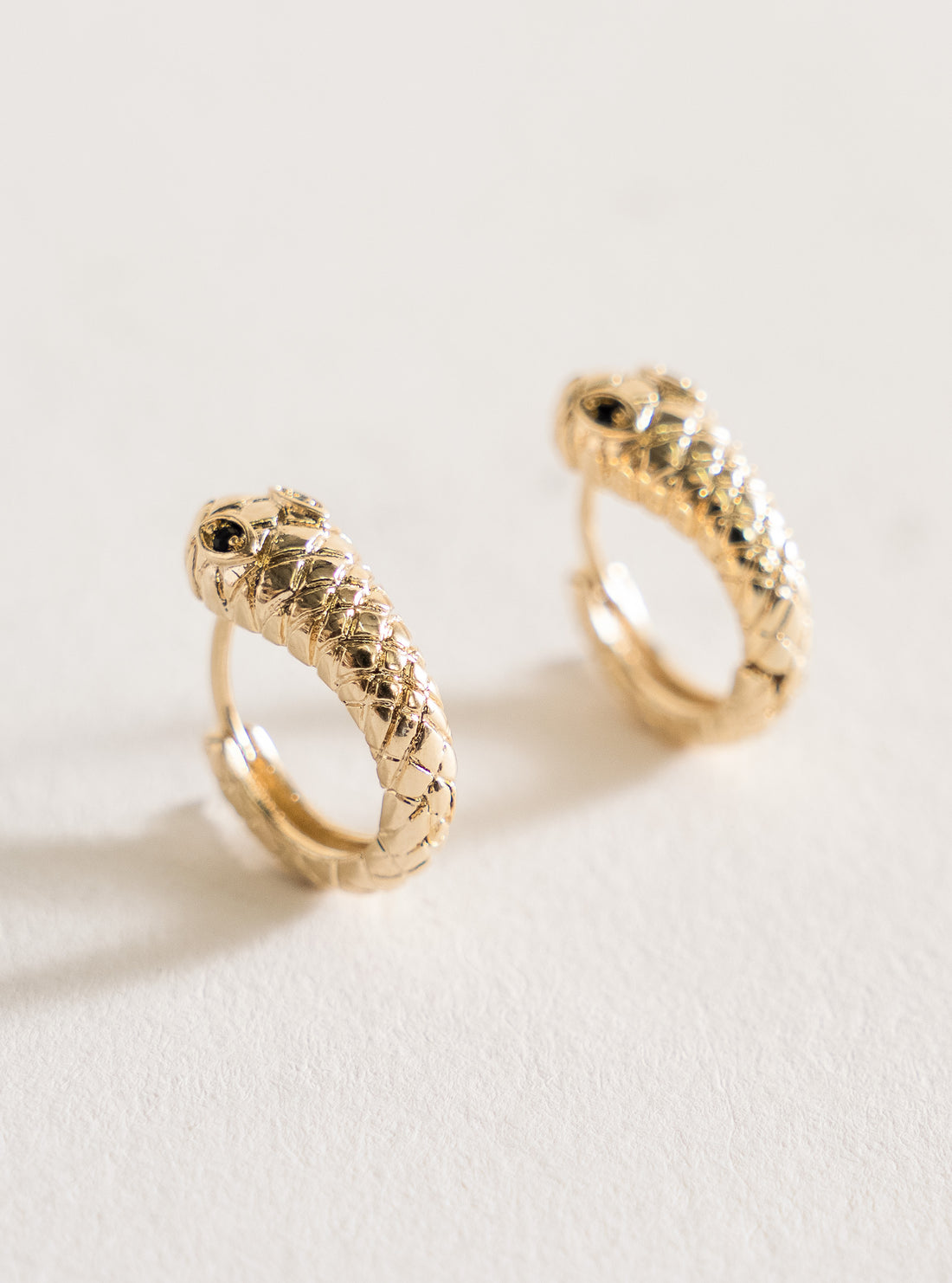 Elegant Destruction Earrings, Dorado