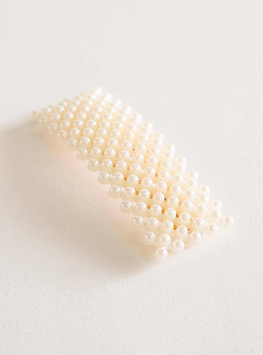 Pearl BB Hairclip, Blanco Hueso