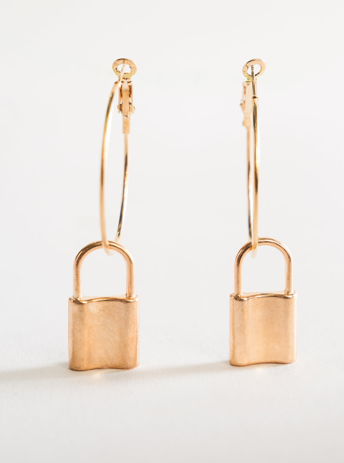 Tryna lock us Earrings, Dorado