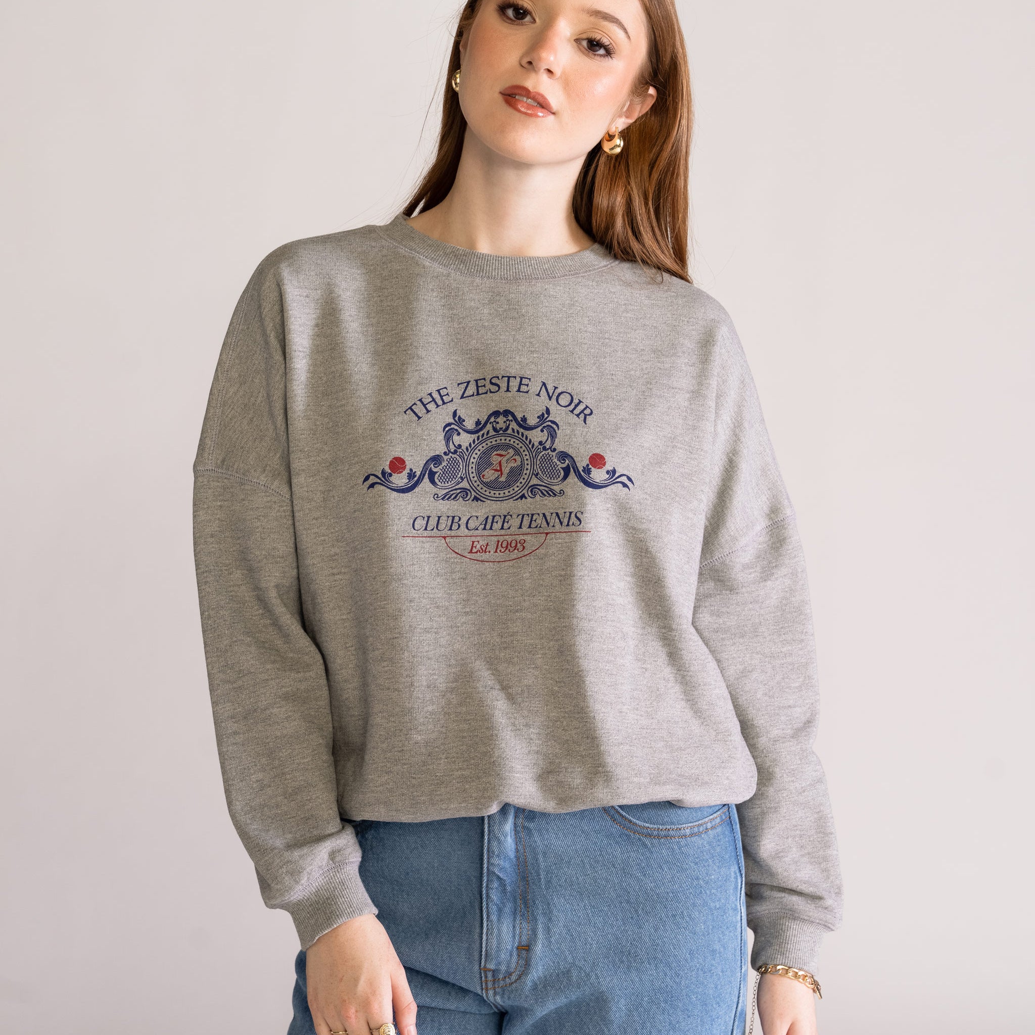 Club Café Tennis Crewneck, Gris Claro