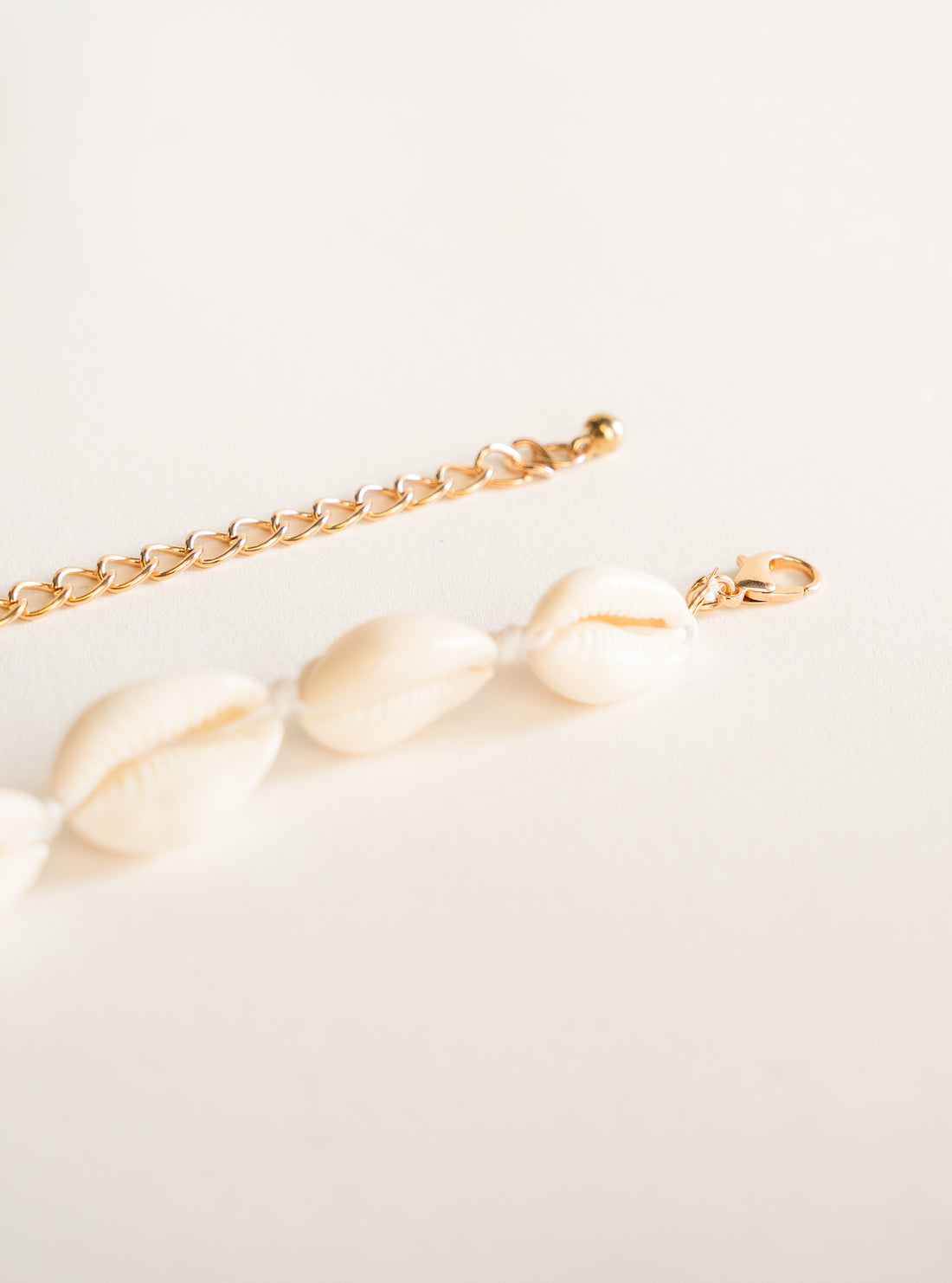 Pearl and Shelfish Necklace, Crema