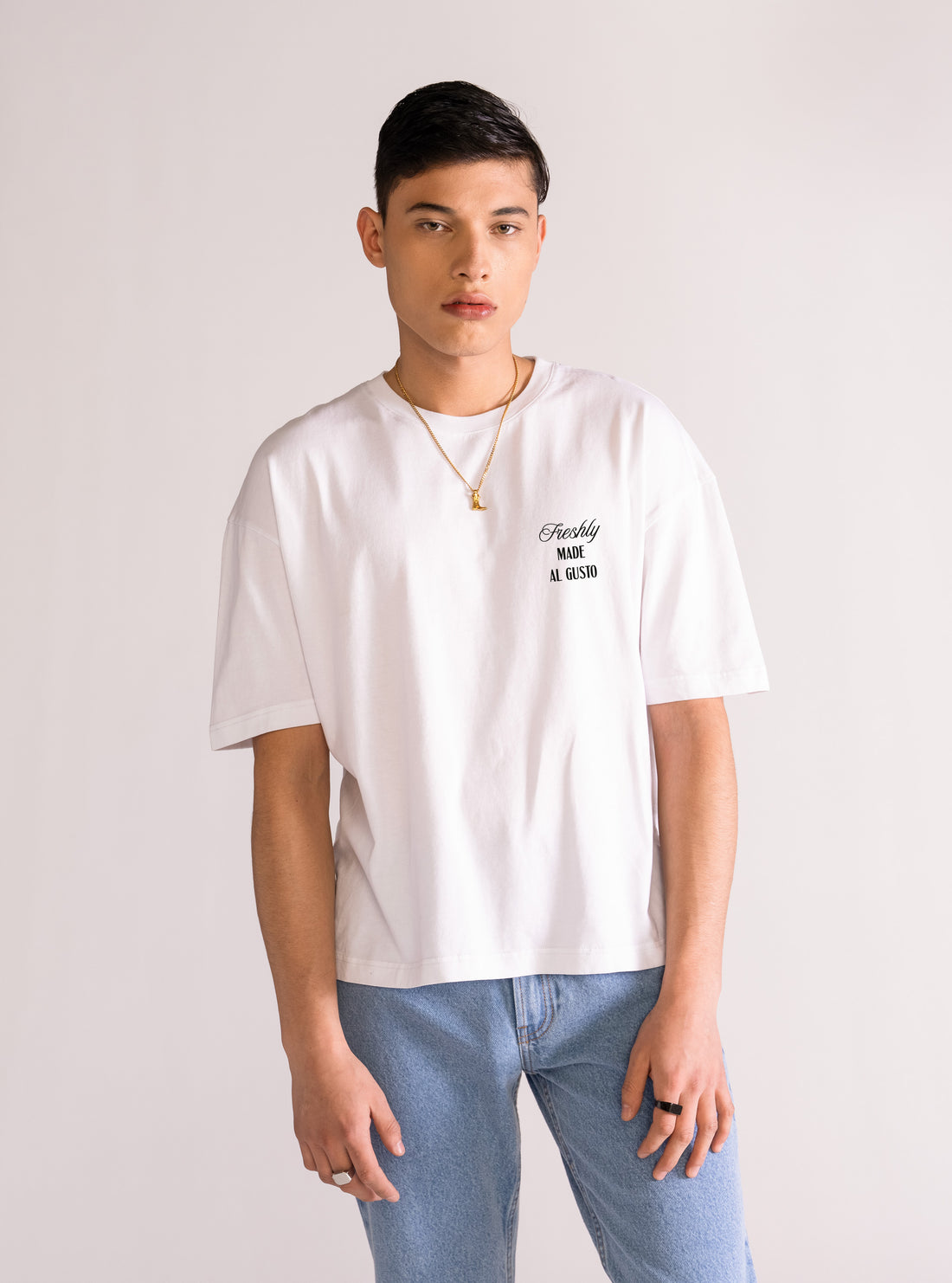 Perfection in a Pour Drop Crop T-Shirt, Blanco