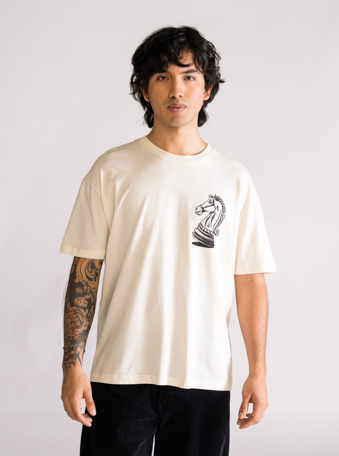 Check Mate Playera, Crema