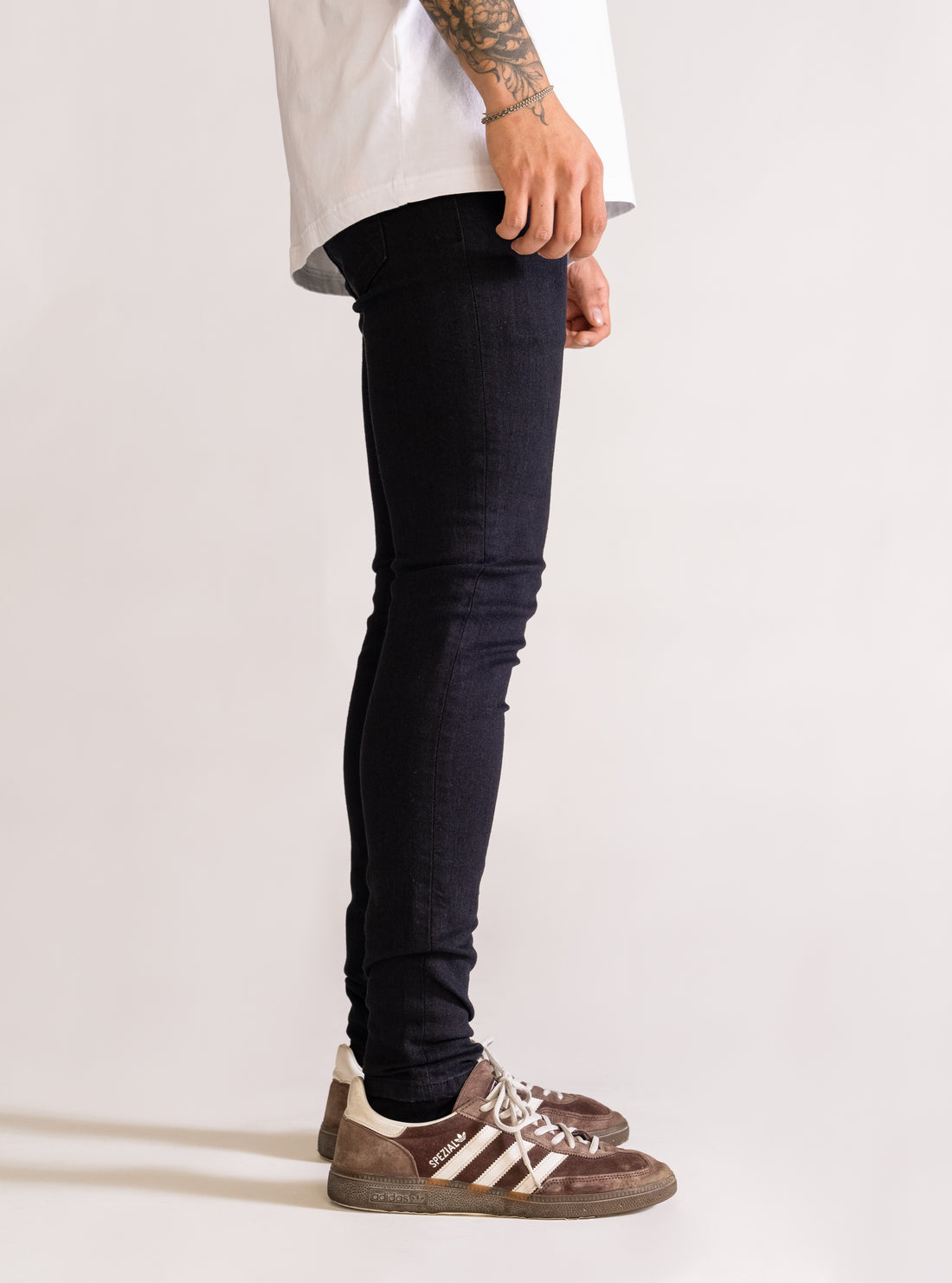 Pin Me Down Skinny Jens, Negro