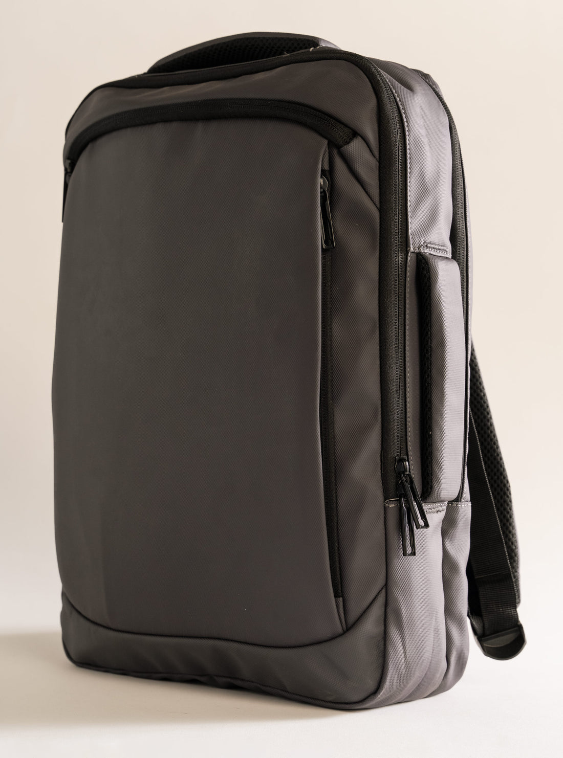 Fields of gray Backpack, Gris Obscuro
