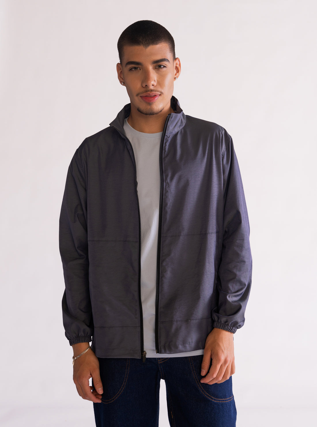 Zip It! Chumpa, Gris Obscuro