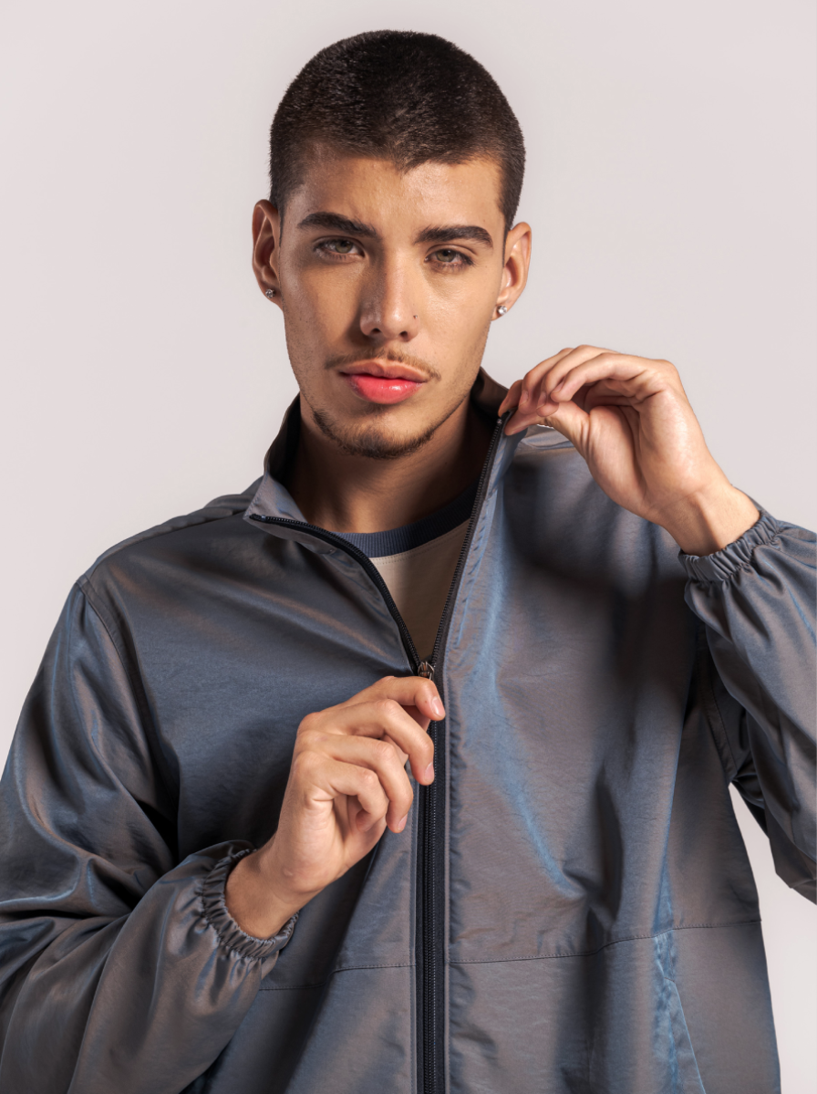 Zip It! Chumpa, Gris Tornasol