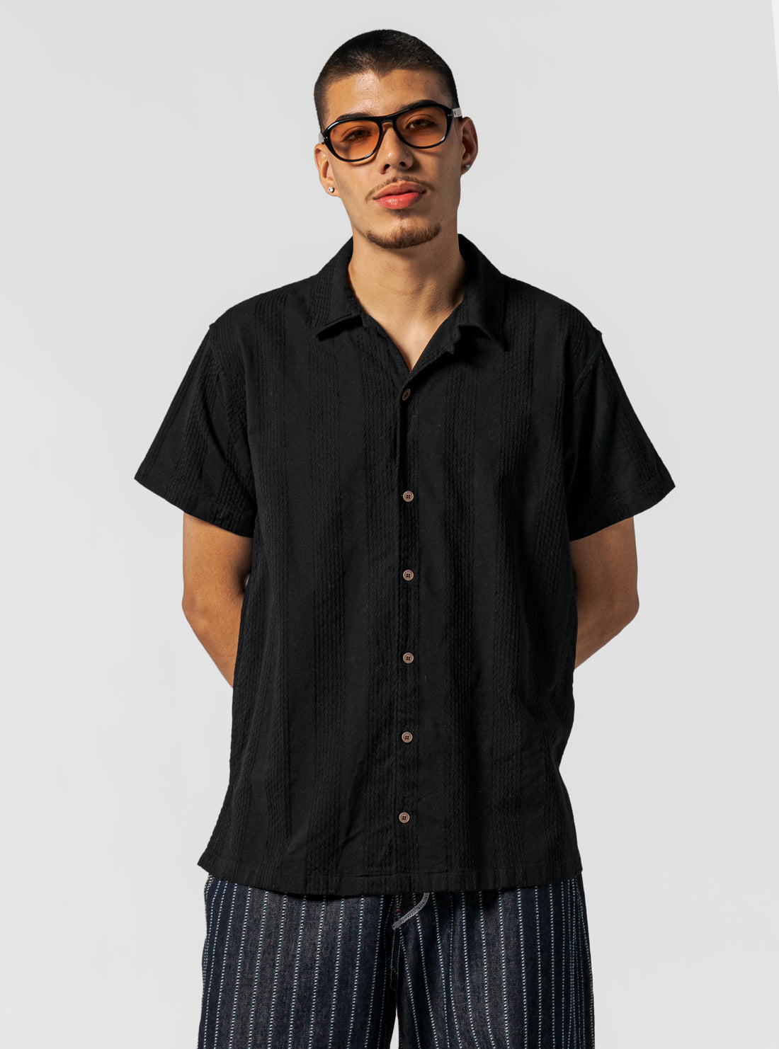 Floored In Camisa, Negro