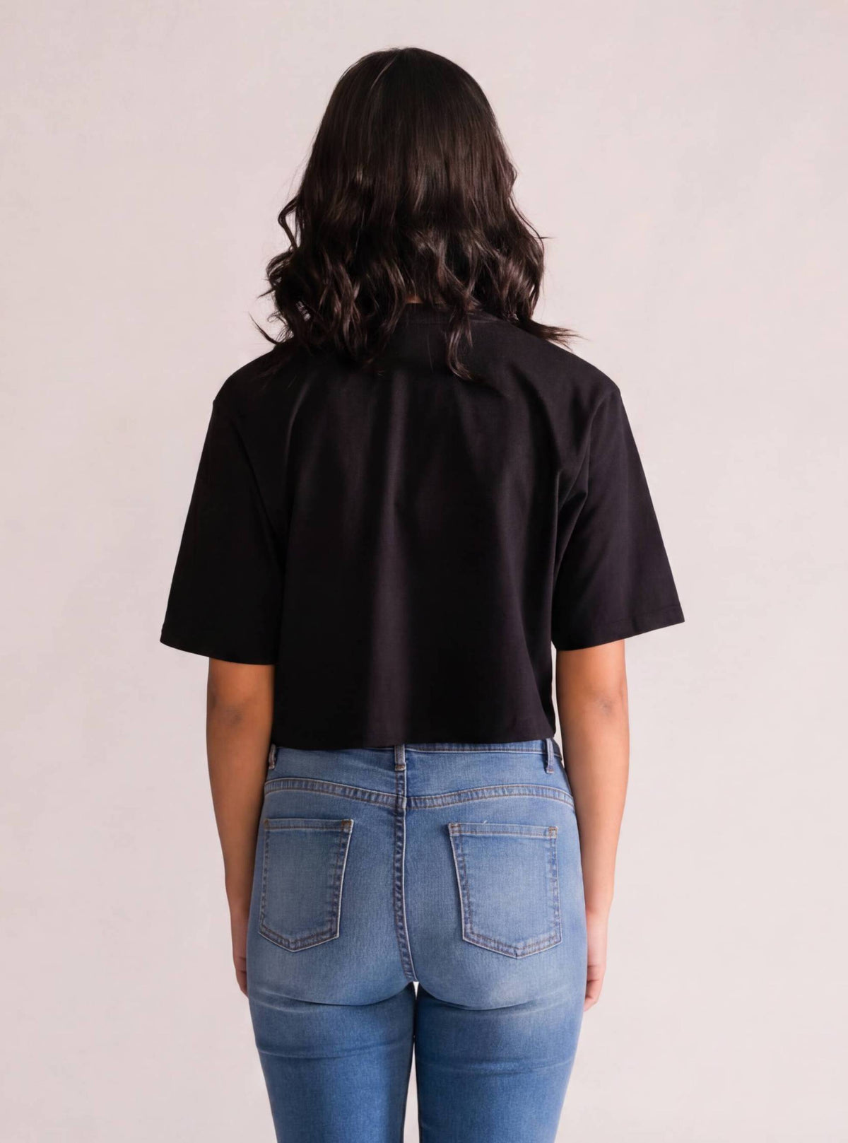 Hey Arnold Cropped Playera Negro – playera para mujer Distefano (vista 2)