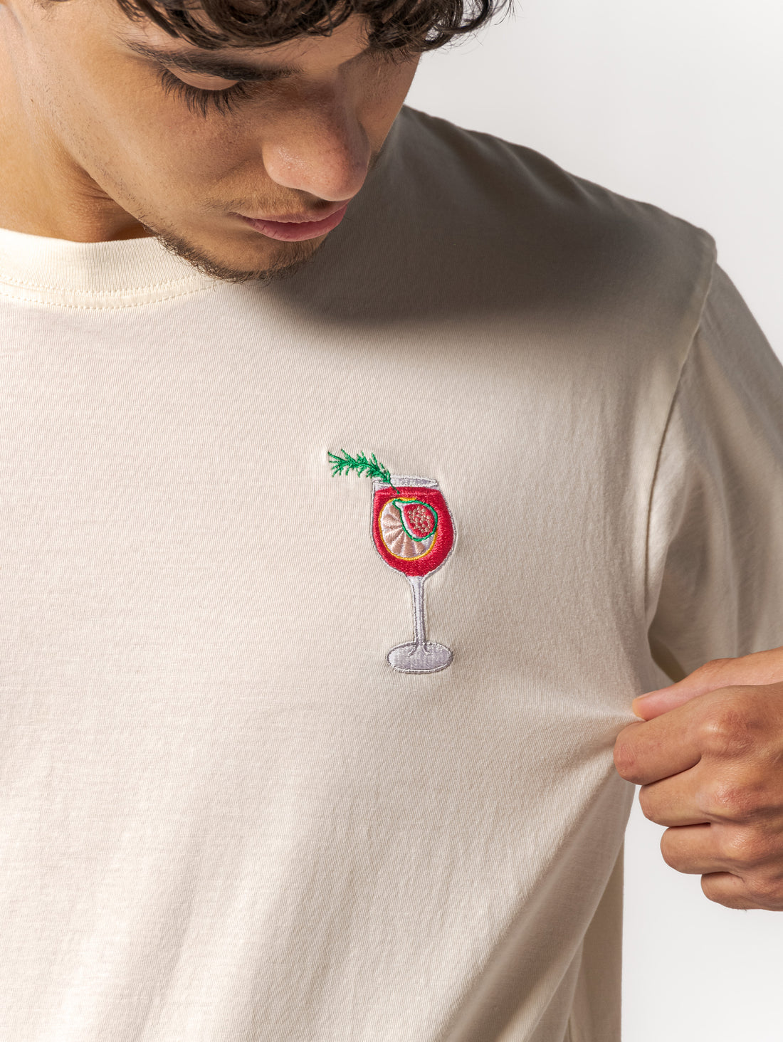 Cheers! Playera Beige – playera para hombre Distefano