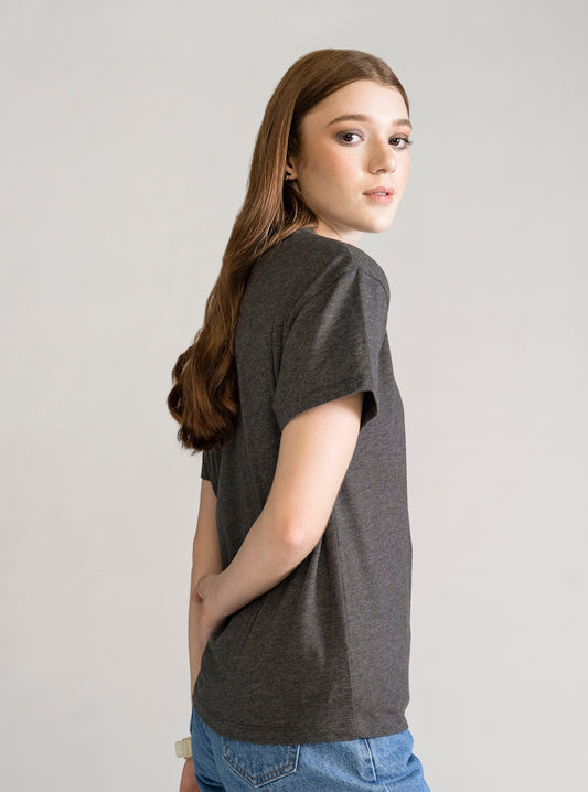 Essential Tee, Gris Obscuro