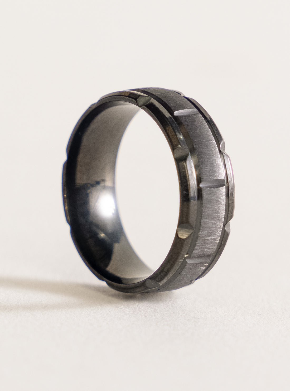 Underlying Stands Ring, Negro