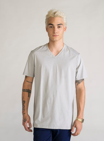 The Perfect T-Shirt V-Neck, Gris Claro