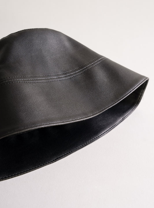 Pleather Bucket Hat, Negro