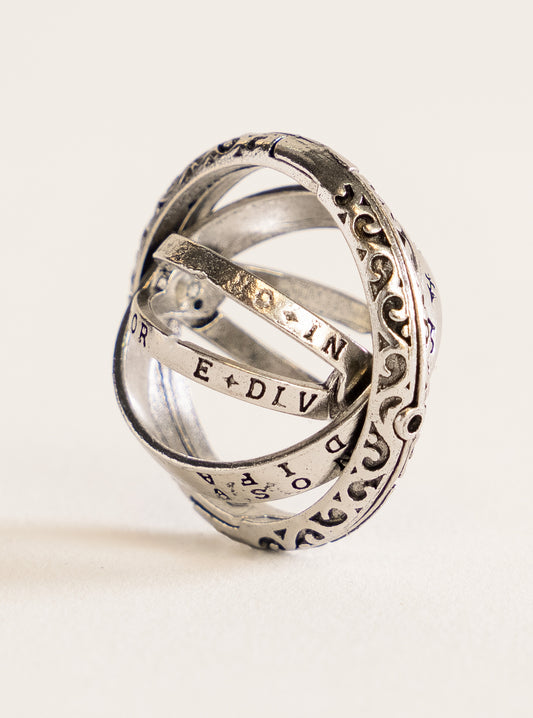 Rotating Cosmic Ring, Plateado