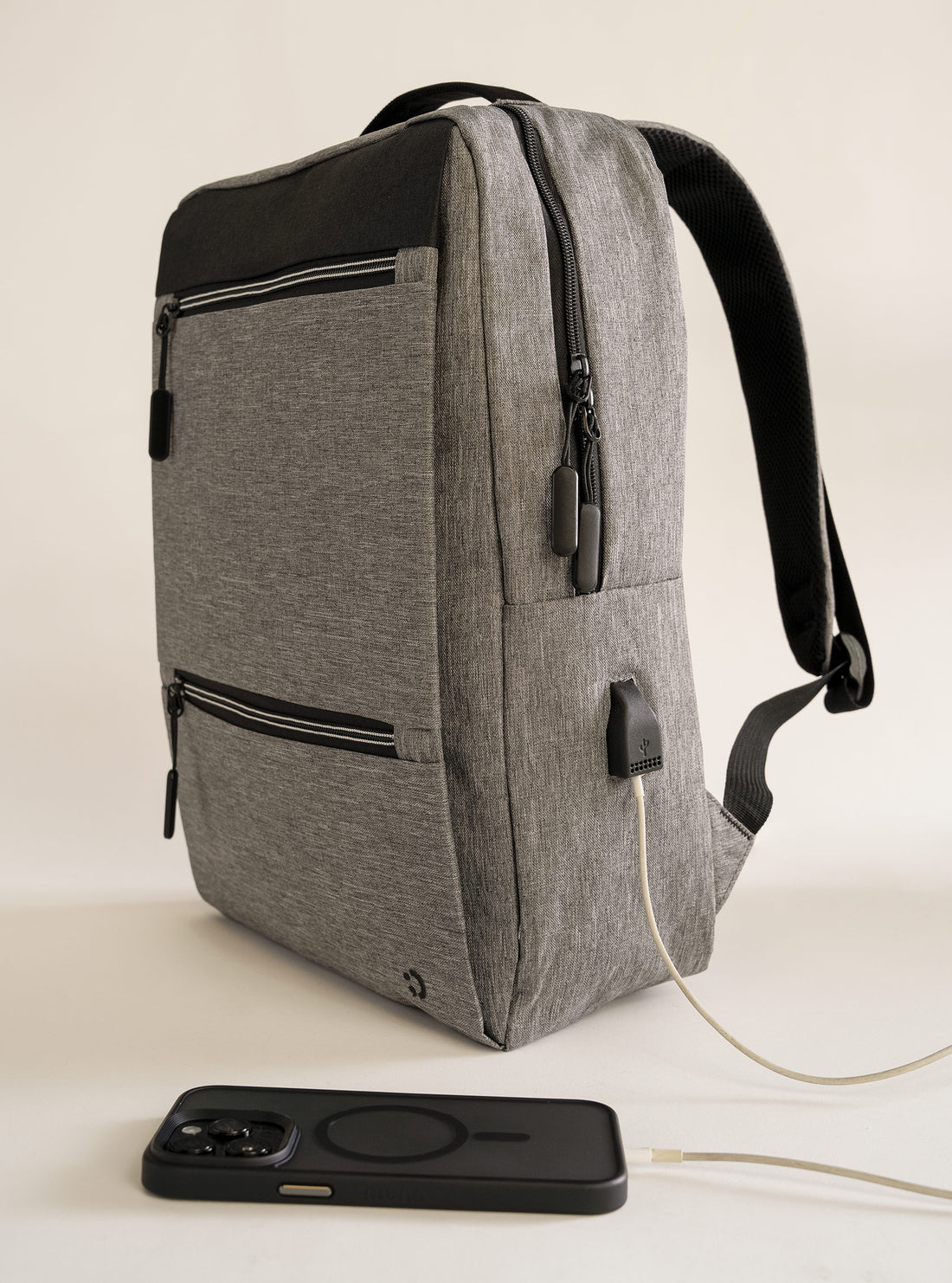 Hang With Me Backpack, Gris Claro